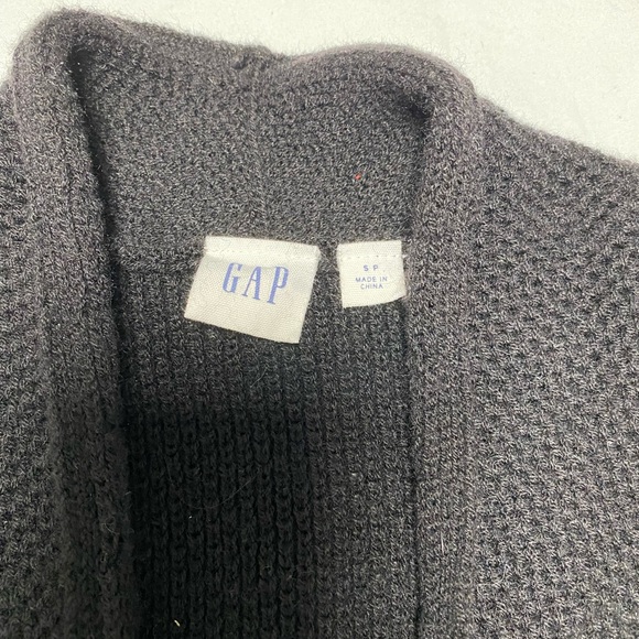 Gap cardigan EUC - Picture 4 of 7